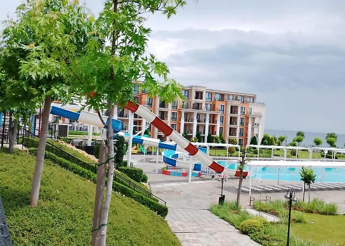 Private In Premier Apartment 4*