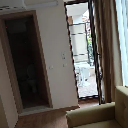 Апартаменти Private In Premier 4*