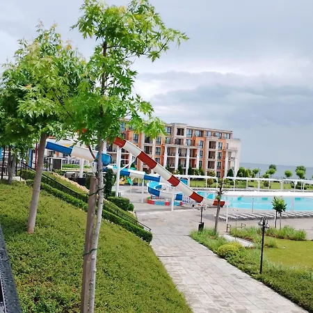 Private In Premier Апартаменти 4*